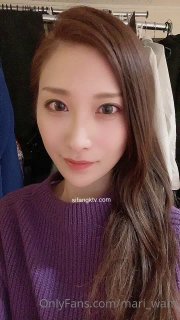 唇钉美女美乳翘臀无毛骚穴，听狼友指挥大秀直播，性感的逼逼娇嫩的奶子道具抽插浪叫不断